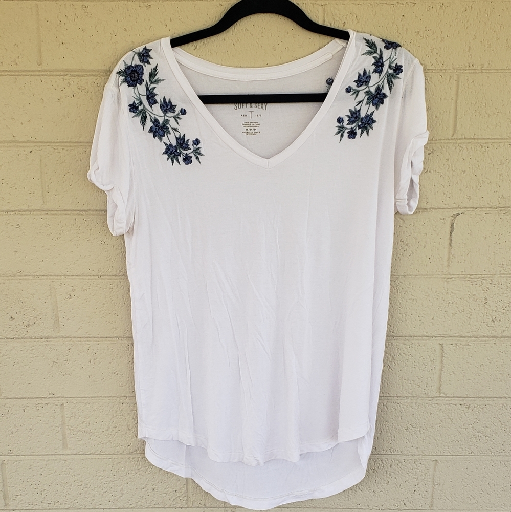 White T-Shirt with Flower Embroidery